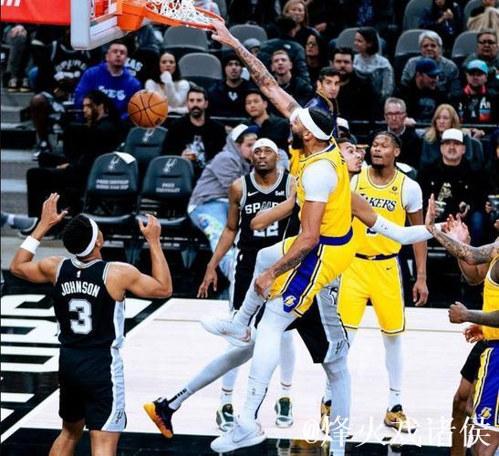 格林33分闪耀全场，浓眉30+13詹姆斯21+13，火箭险胜湖人