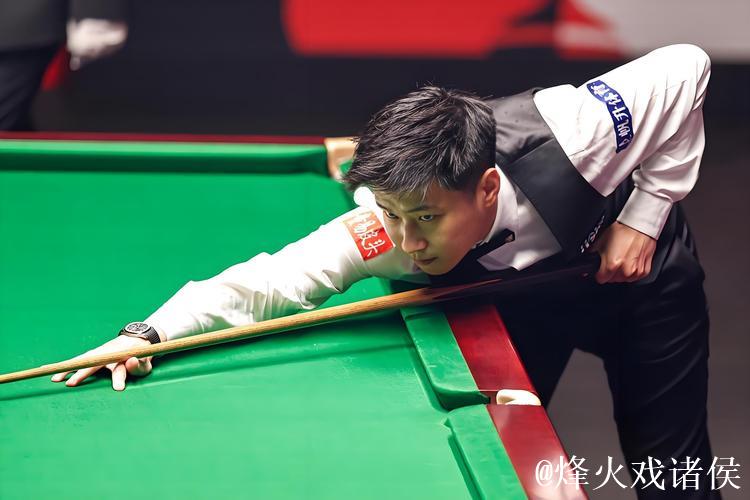 斯诺克武汉公开赛：赵心童力克史蒂文斯挺进32强